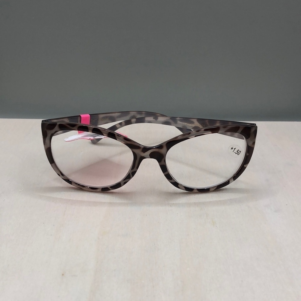 betsey johnson animal print full frame reading glasses cat's eye +1.50
